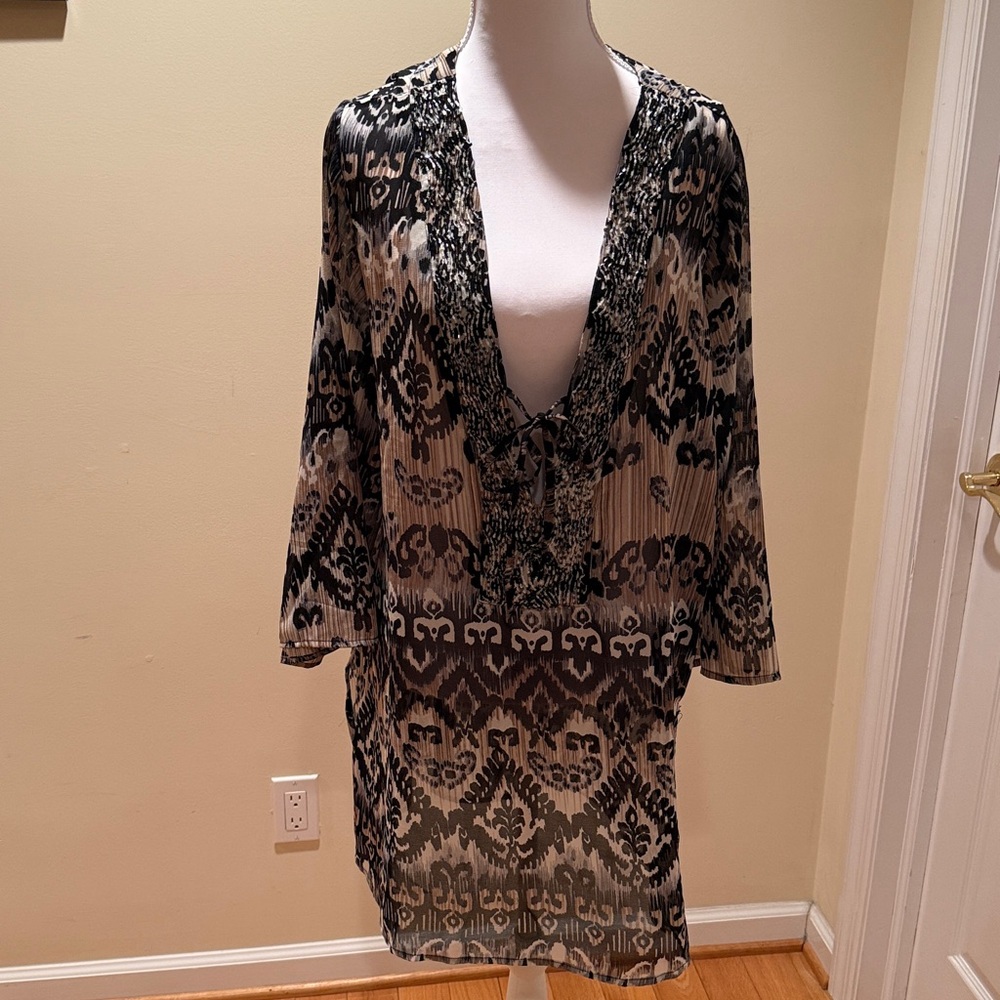 Raviya Monochrome Patterned Swimsuit Cover Up.elegant with beaded v neck design